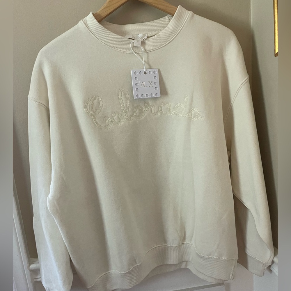 NWT Le AL X Cream "Colorado" Embroidered white  Sweatshirt Medium